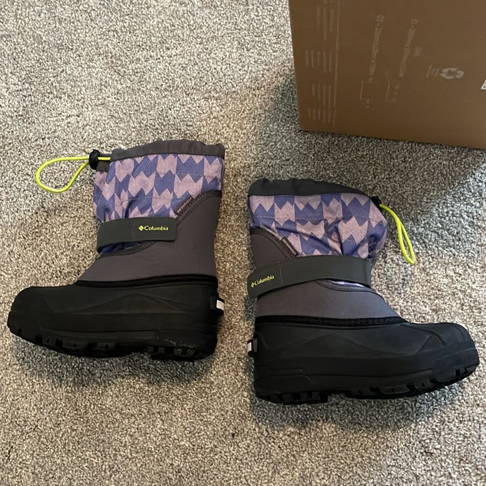 Columbia Kids Snow Boots size 12